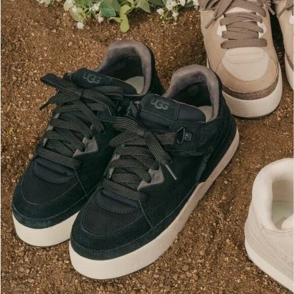 Ugg Goldencush Unisex Oxford Men’s 9.5/Women’s 11 - Picture 1 of 10